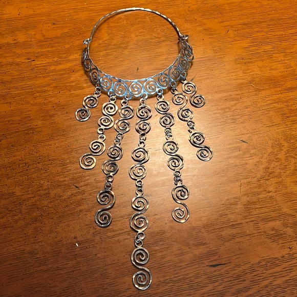 Jewelry - Silver neck piece